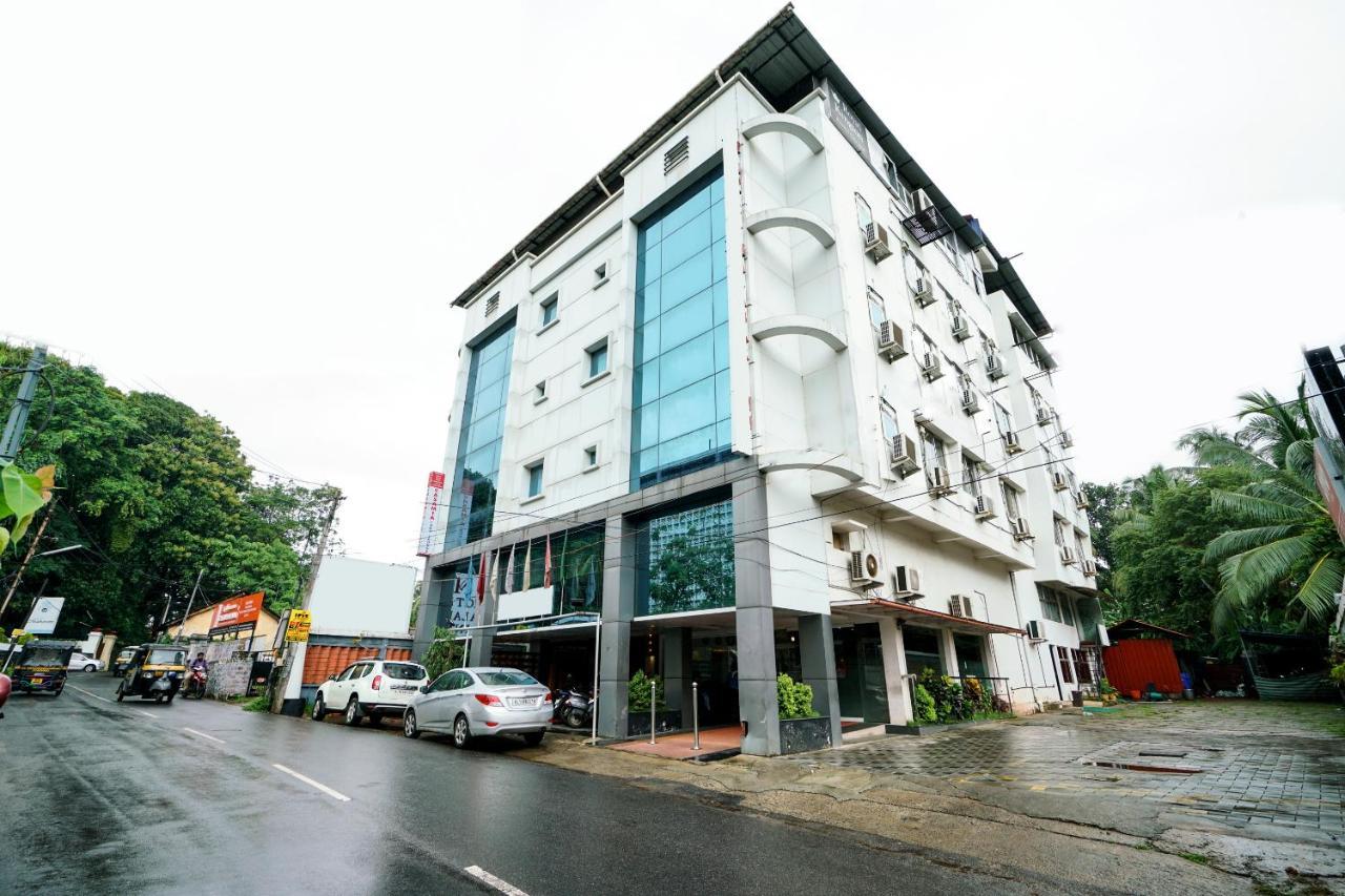 Oyo 1684 Hotel Malabar Inn Кожикод Екстериор снимка