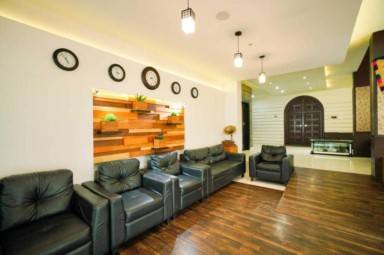 Oyo 1684 Hotel Malabar Inn Кожикод Екстериор снимка